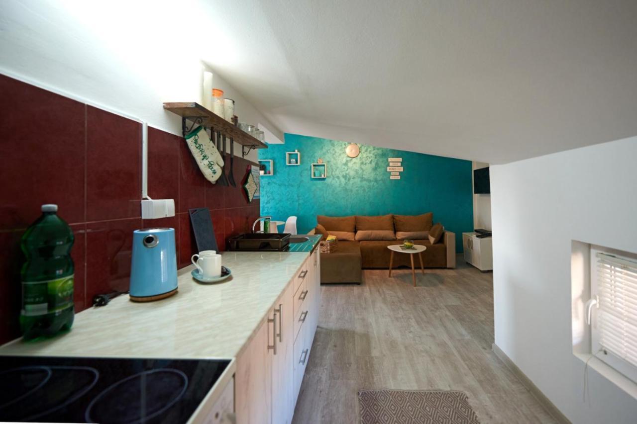 Apartment Azra *