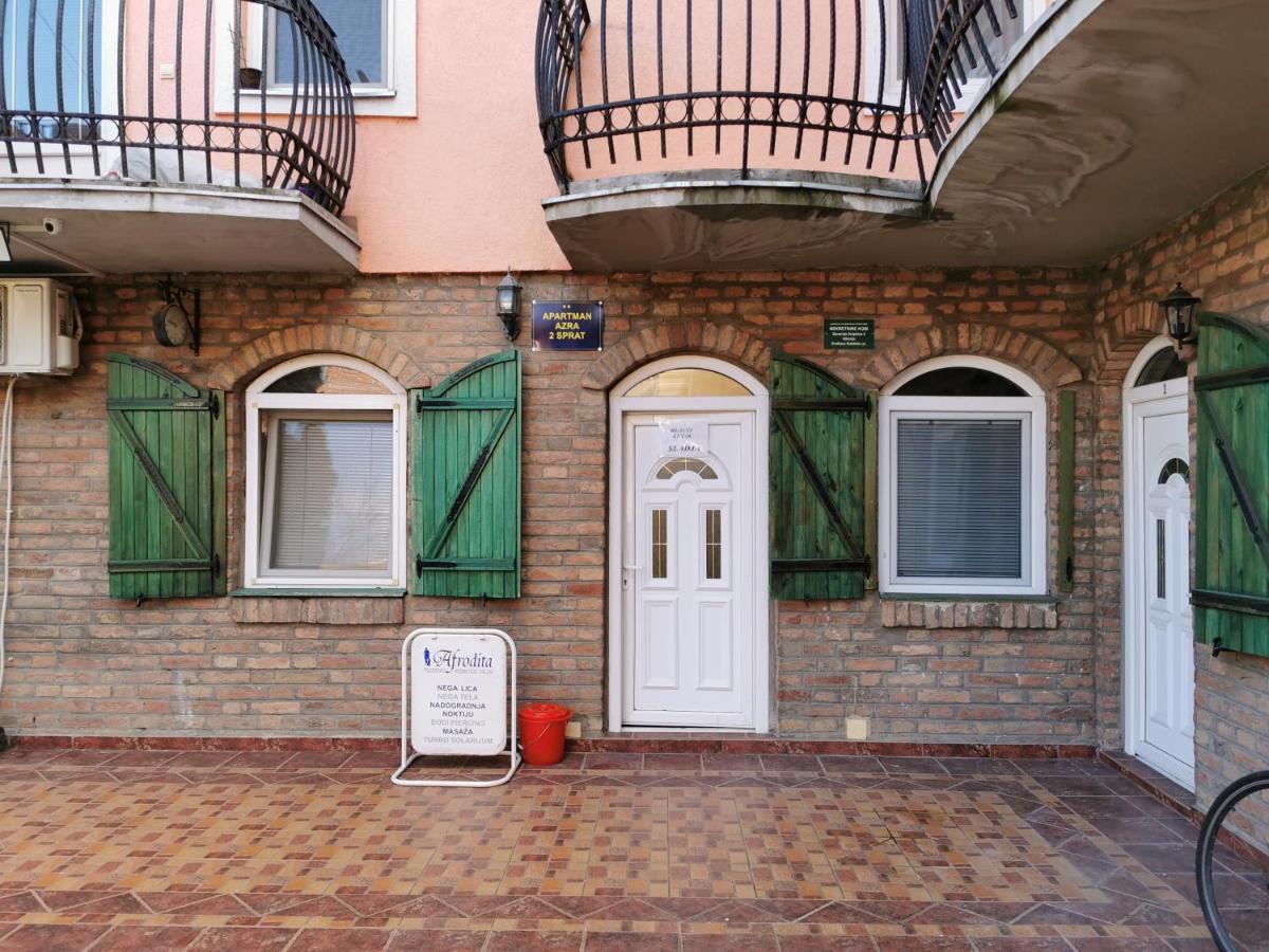 Azra Apartment *