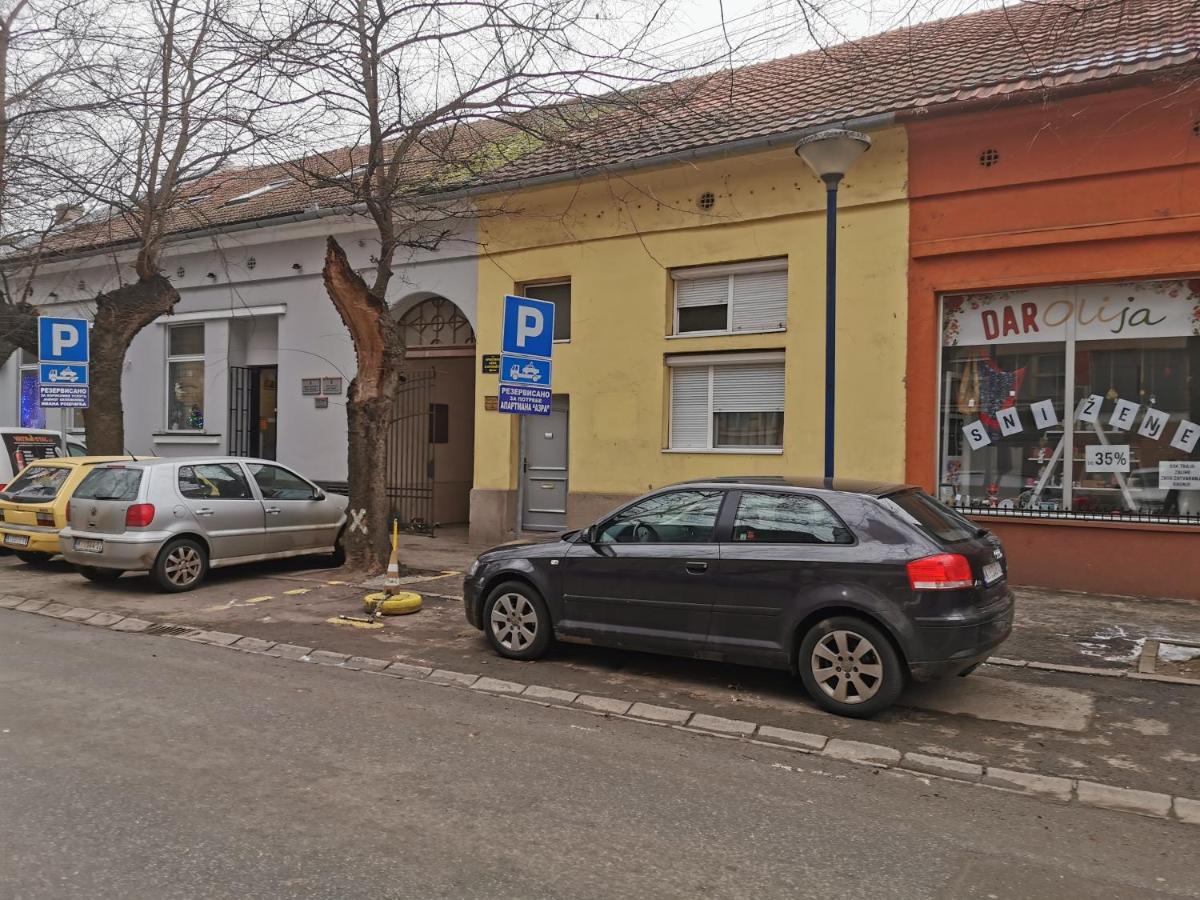 Azra Apartment